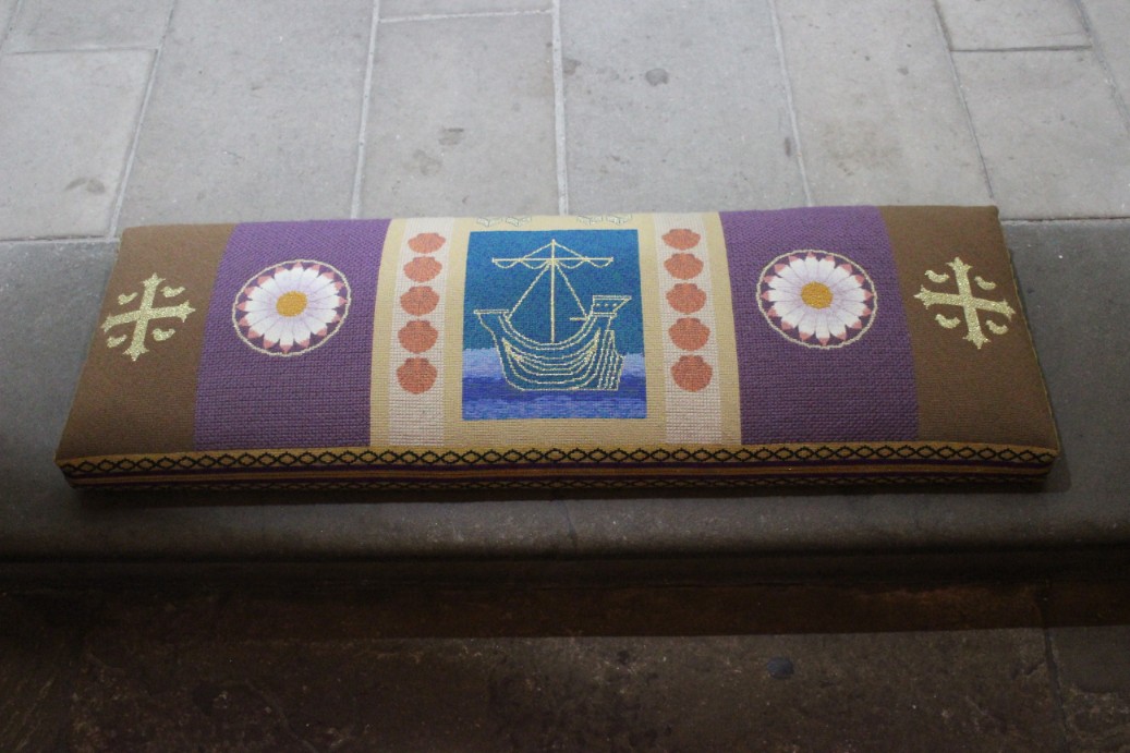 kneeler